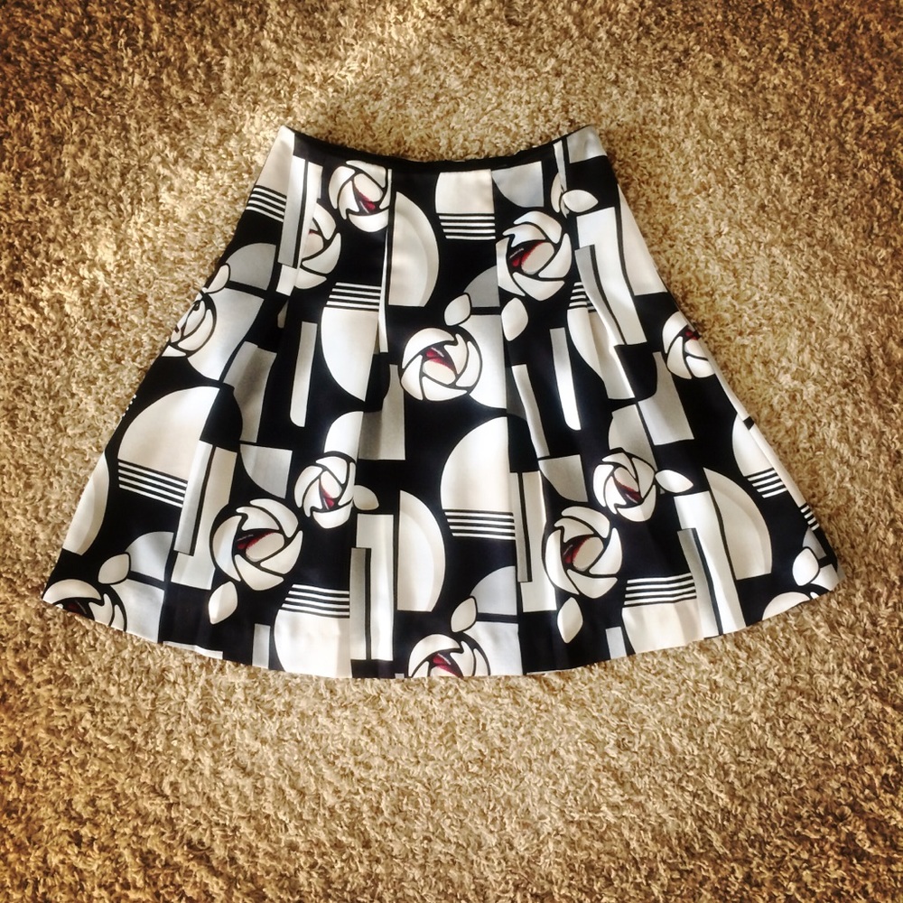 EUC Gorgeous Floral Skirt